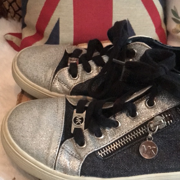 Michael kors youth sneakers  in good condition . - Picture 2 of 6
